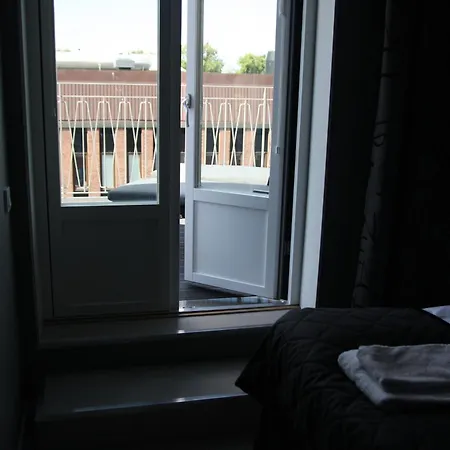 Sky Hotel City Apartments-3