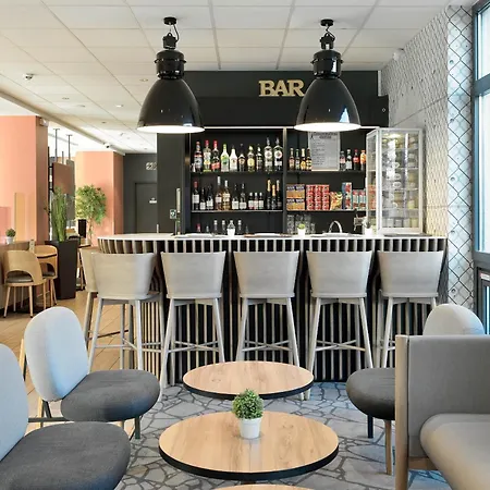 B&B Hotel Paris Meudon Velizy-3