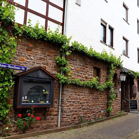 Weinhaus Hirschen Bruttig-3