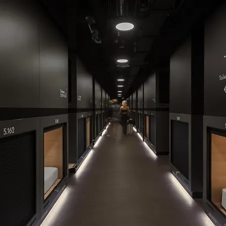 Zedwell Capsule Hotel Piccadilly Circus-2