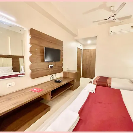 Hotel Rudraksh ! Villa Near Kashi Vishwanath Temple - Restaurant & Lift Facilities - Fully Air Conditioned Suite Room - Best Hotel In Varanasi-3