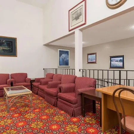 Baymont By Wyndham Bridgeton St Louis-2
