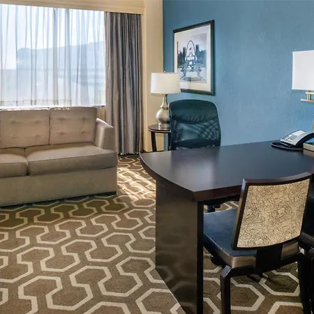 Embassy Suites By Hilton St Louis Airport-3