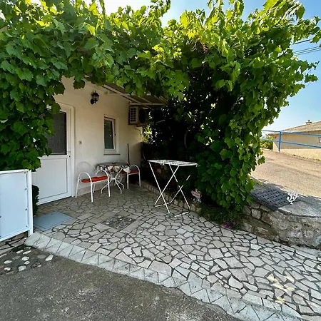 Guest House Pamela-3