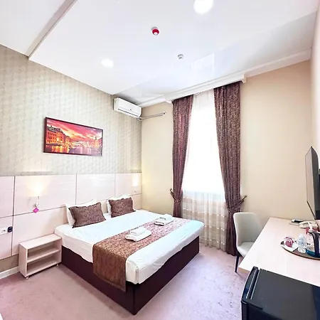 City Hotel-3