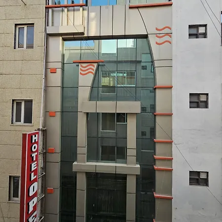 Hotel Opera Near Yashobhoomi & Airport-3