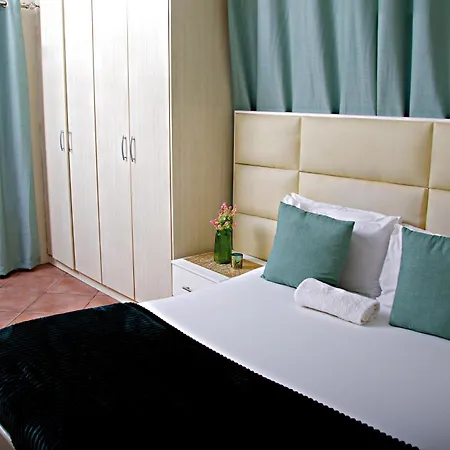 Greenboat Guesthouse-2