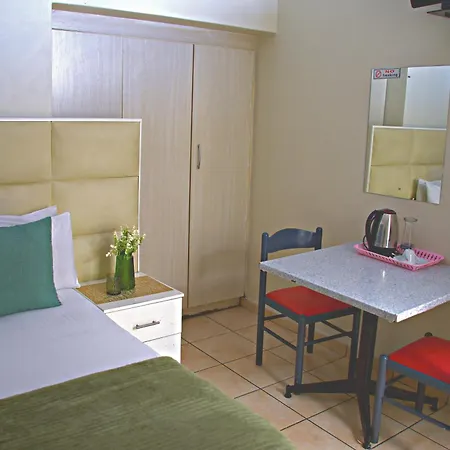 Greenboat Guesthouse-3