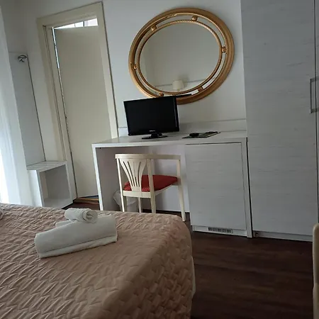 Hotel Imperial Beach - Dada Hotels-3
