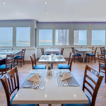 Hawthorn Suites By Wyndham Abu Dhabi City Center-3