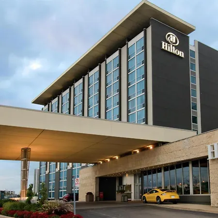 Hilton Toronto Airport Hotel & Suites-2