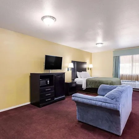 Quality Inn Airport-3