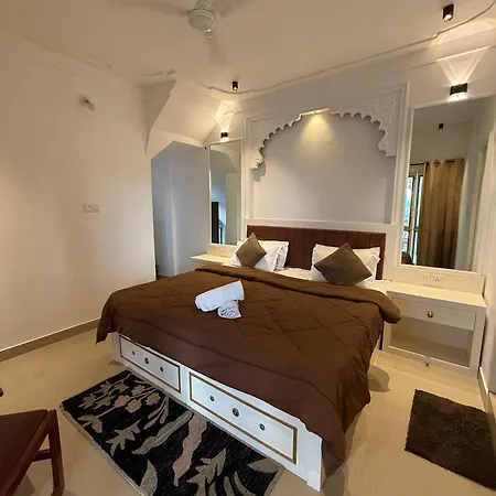Peacock Guest House - Lake View Hotel In Udaipur-3