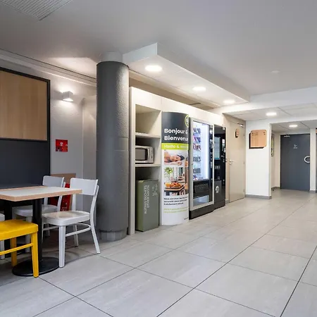 B&B HOTEL Calais Centre St Pierre-2