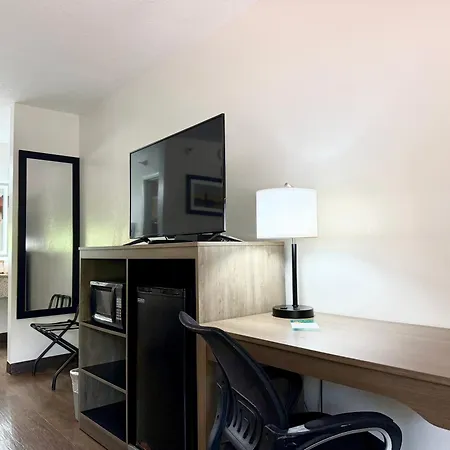 Quality Inn & Suites Greenville I-65-2