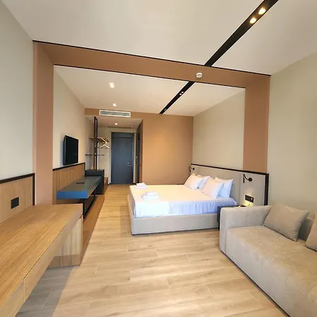 Green Light Hotel-3
