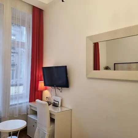 Connection Guesthouse-3