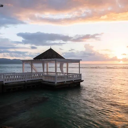 Grand Decameron Montego Beach, A Trademark All-Inclusive Resort-2