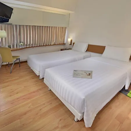 Whiz Hotel Pemuda Semarang-2