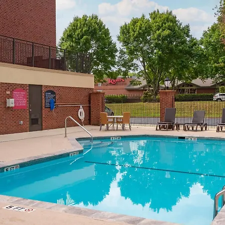 Comfort Suites Outlet Center-3