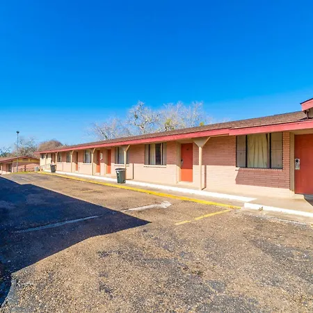 Capital O Hotel Beeville - Us 181-3