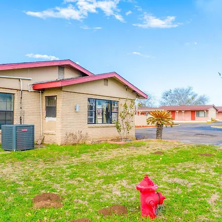 Capital O Hotel Beeville - Us 181-2