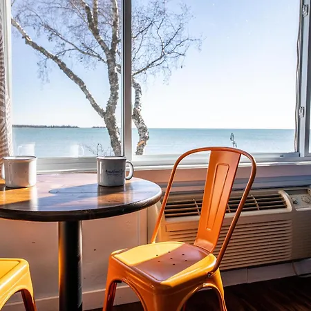 Beachfront Inn-3