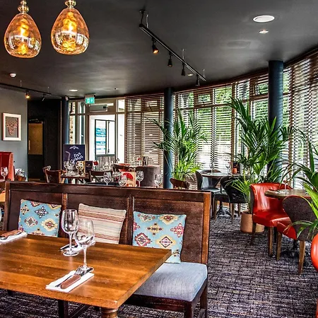 Harper'S Steakhouse With Rooms, Haslemere-3