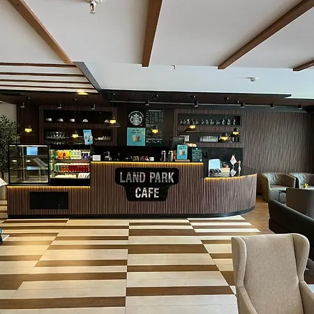 Land Park Hotel-3