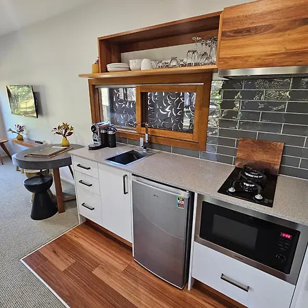 Tuckers Lane Boutique Accommodation-3