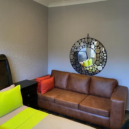More-Inn Lodge Boksburg-3
