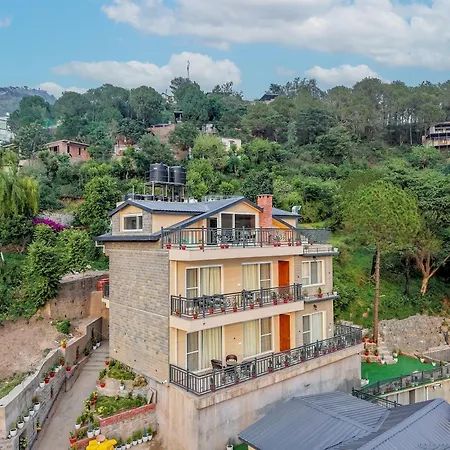 Elivaas Signature Konifer Hillside Retreat-3