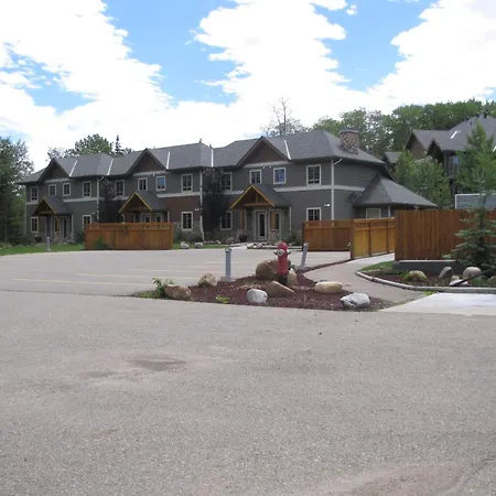 Elkwater Lake Lodge And Resort-3
