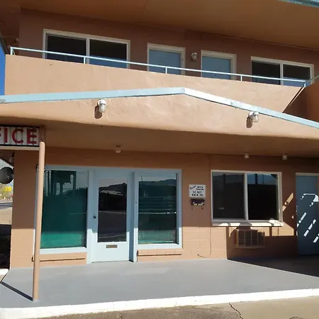 Leisure Lodge Motel-3
