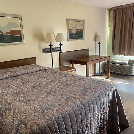 Tyler Inn & Suites-2