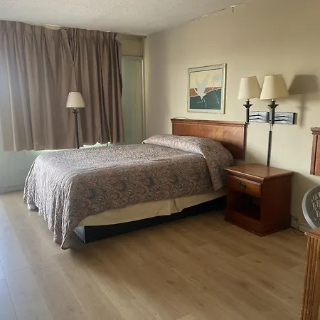 Tyler Inn & Suites-3