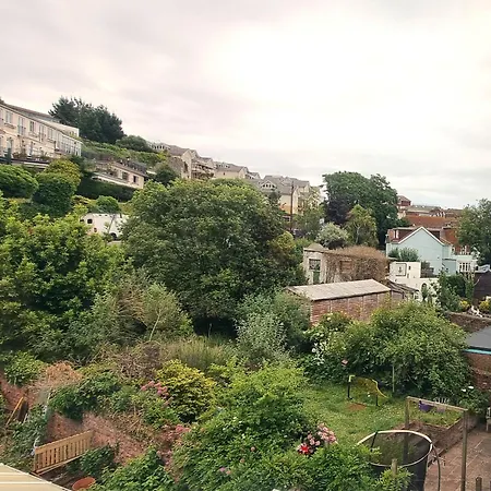 Rowcroft Lodge Guest House B&B-2