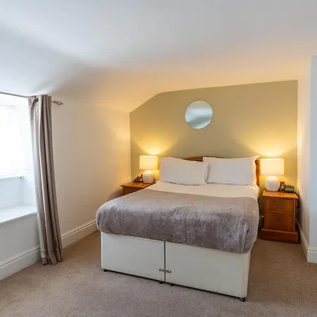 Tyacks Hotel-2