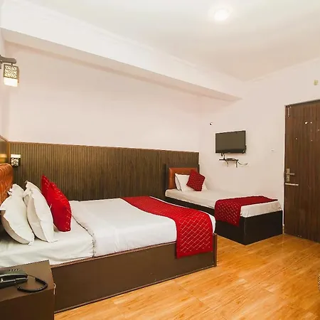 Mountain View Darjeeling Comfort Inn With Best Facilities Like 3-Star Rooms-2