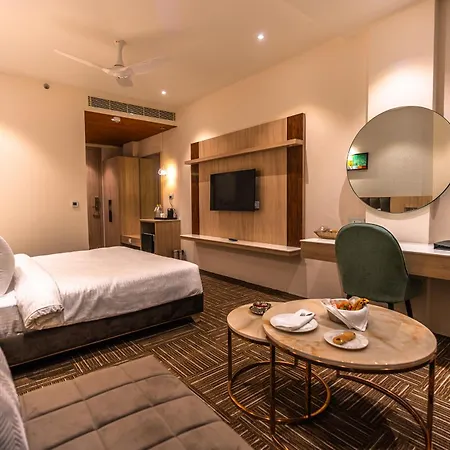 Clarks Inn Express Ayodhya-2
