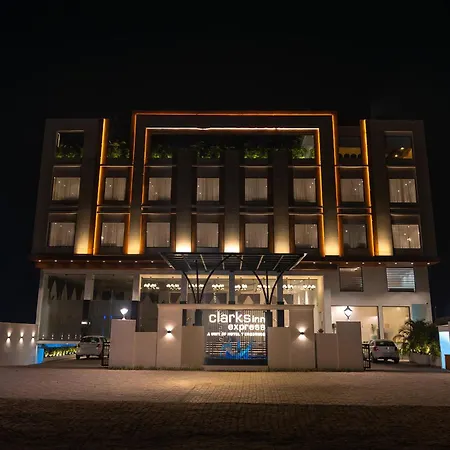 Clarks Inn Express Ayodhya-2
