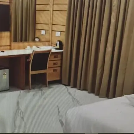 Dwarka Palace Luxury Rooms, Madurai - Trichy Bye Pass, Madurai-3