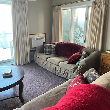 Cedar Oaks Lakeside Resort-3