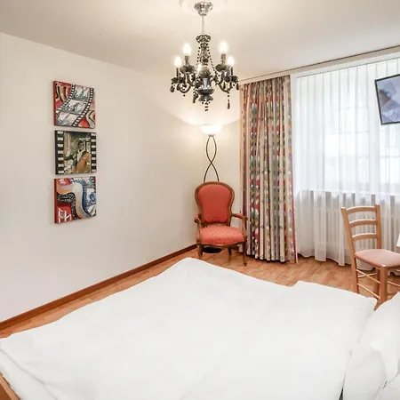Hotel Roter Turm-2