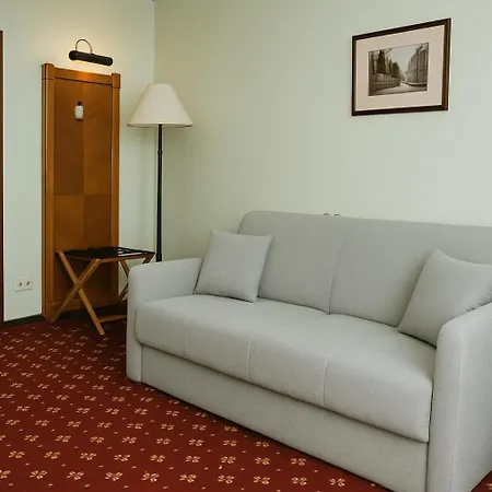 Hotel Solaris-2