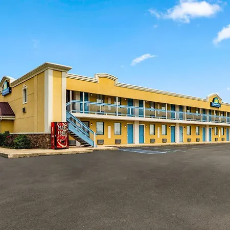 Days Inn By Wyndham Fort Wayne-3