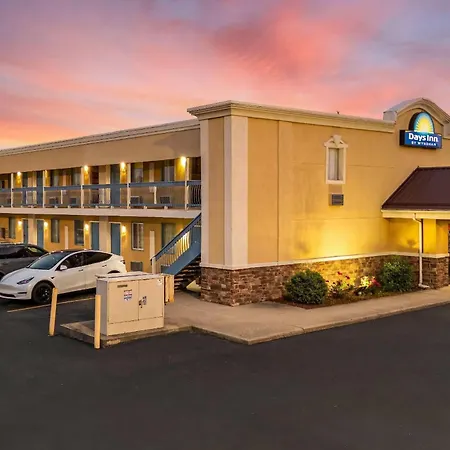 Days Inn By Wyndham Fort Wayne-2