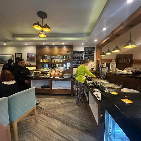Hotel Middle Path & Spa-2