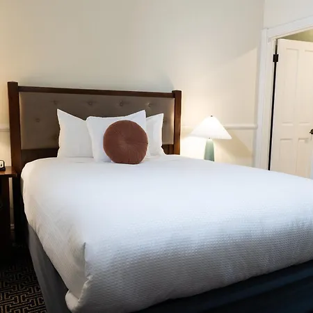Majestic Inn And Spa-2