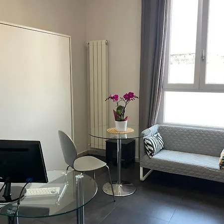 Floor 6 Boutique Rooms By Dot Suites-3
